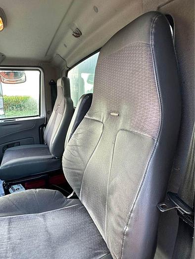 Used 2013 International 4300 straight truc 26’ curb entry, air brakes