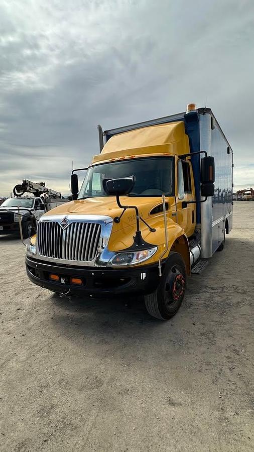 Used 2011 International 4300 SBA 4x2 service truck