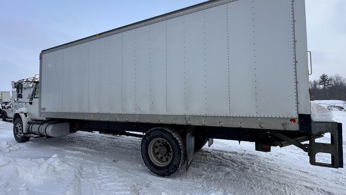 Used 2017 INTERNATIONAL 4300 box truck 20ft