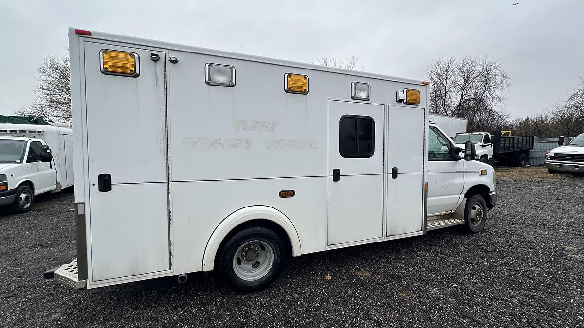 Used 2011 Ford Econoline CUTAWAY, 6.8L V10 SOHC 20V