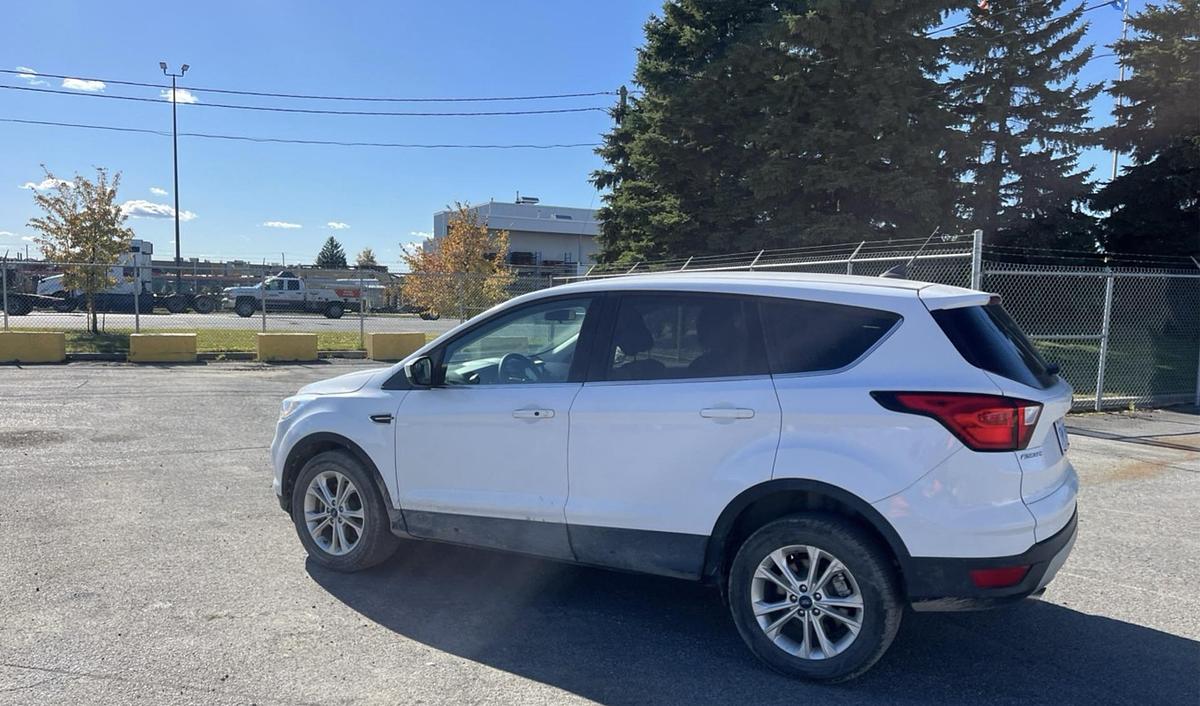 Used 2019 Ford Escape AWD SUV only 32,986km