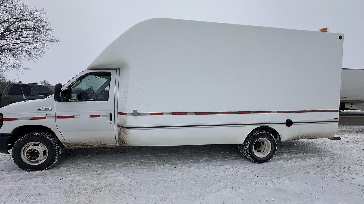 Used 2010 FORD E450 van