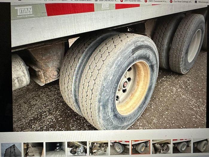 Used 2010 TITAN 53 ft Quad/Axle Closed Top aluminum live bottom