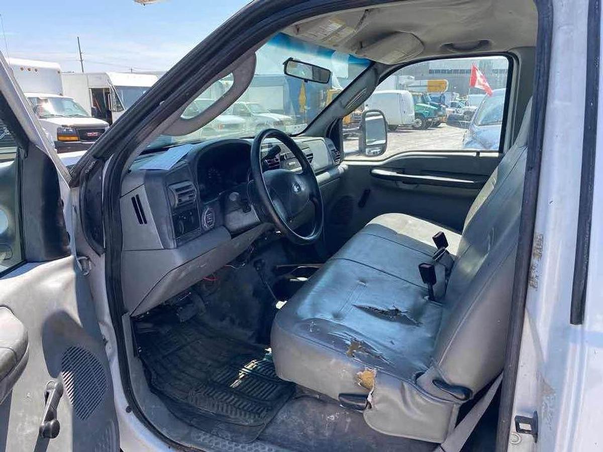 Used 2005 FORD F550 SUPER DUTY bucket truck only $14,995