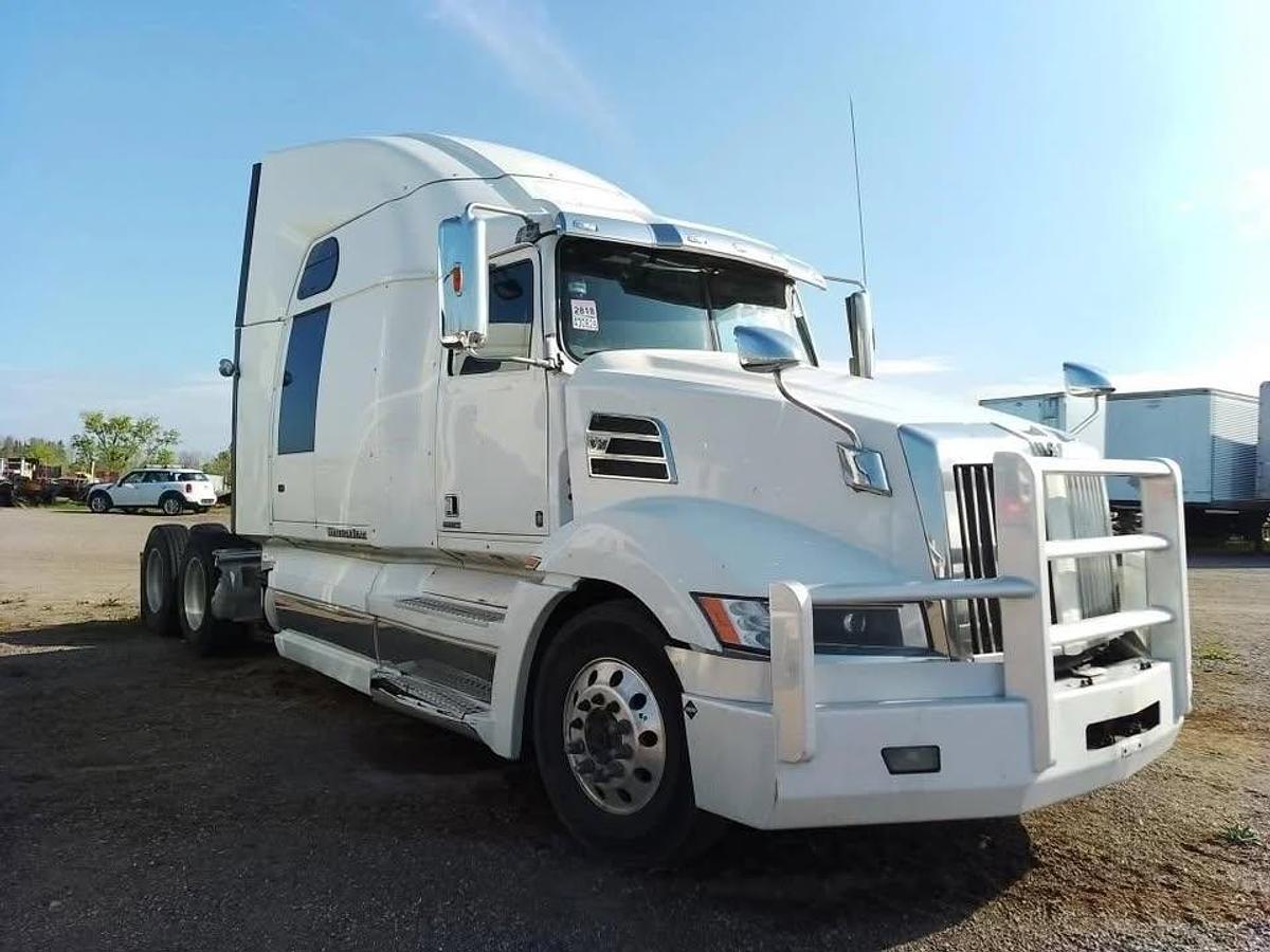 Used 2019 Western Star W5700XE t/a highway tractor