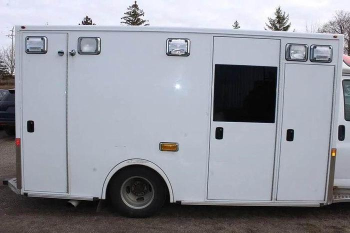 Used 2016 Chevrolet 3500 Ambulance Demers Box express diesel