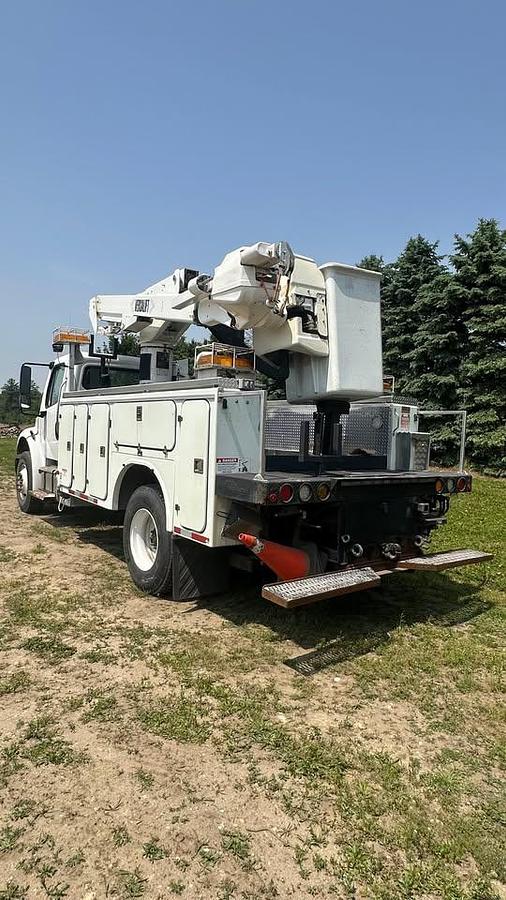 Used 2014 FREIGHTLINER M2 106 MEDIUM DUTY bucket truck
