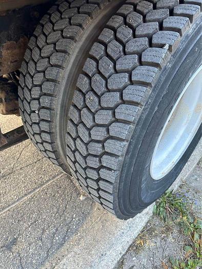 Used 2013 International 4300 straight truc 26’ curb entry, air brakes