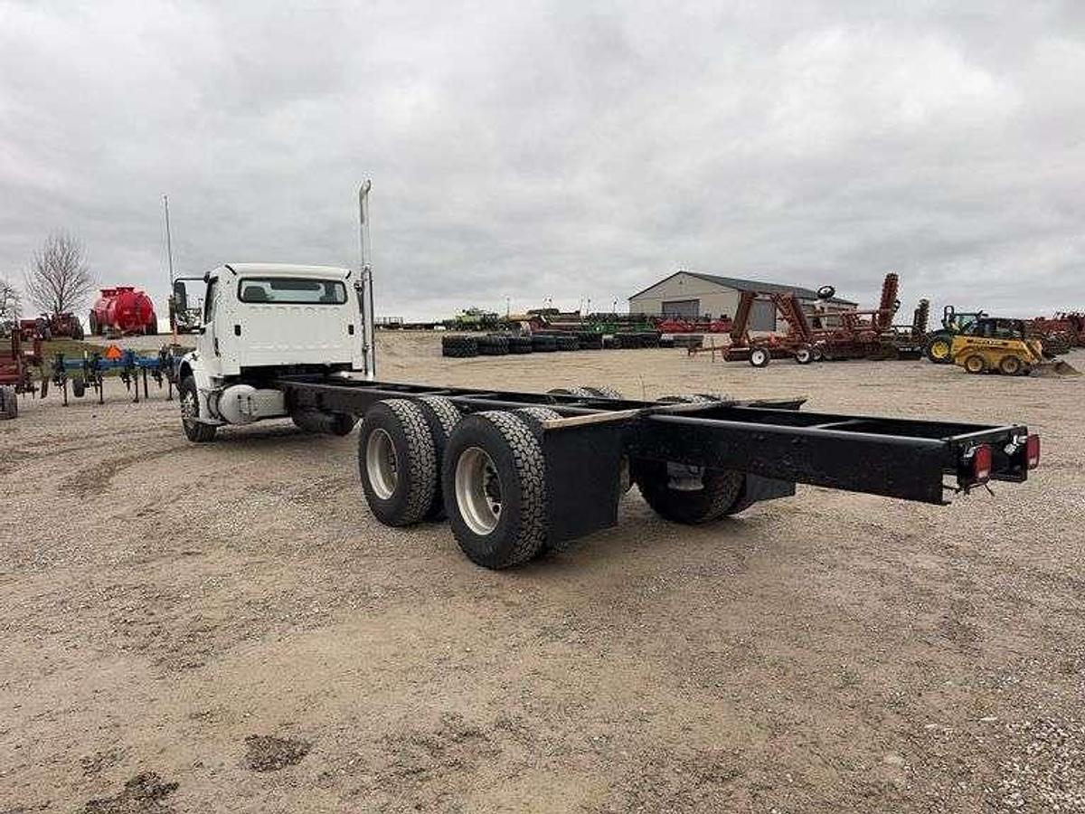Used 2008 FREIGHTLINER M2 112 DAY CAB & CHASSIS