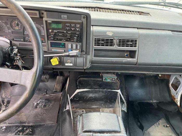 Used 2001 GMC TC7H042 C-SERIES SERVICE TRUCK AUTO, cat diesel