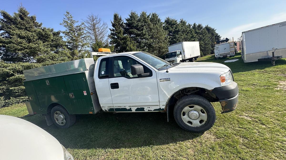 Used 2007 Ford F-150 XL 4wd serice truck