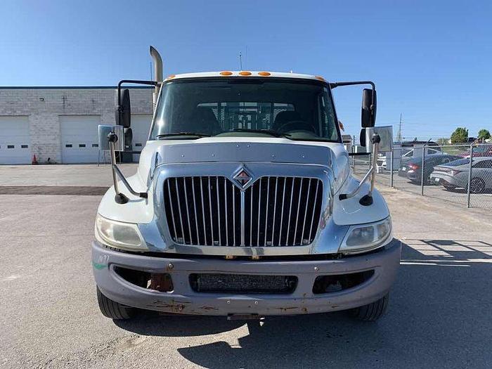 Used 2012 INTERNATIONAL 4300 LP KANGO HOOK LIFT g licence