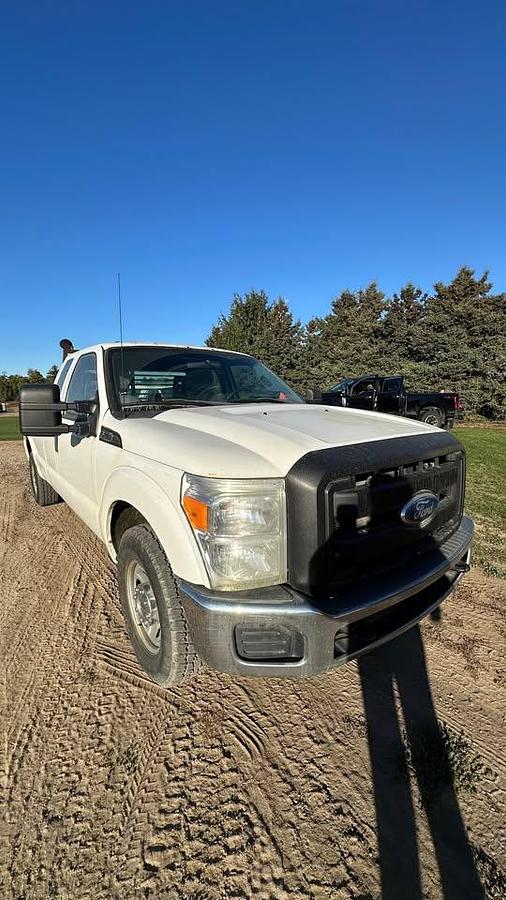 Used 2011 FORD F250 2WD 8 FOOT BOX 6.2 l v8 gas