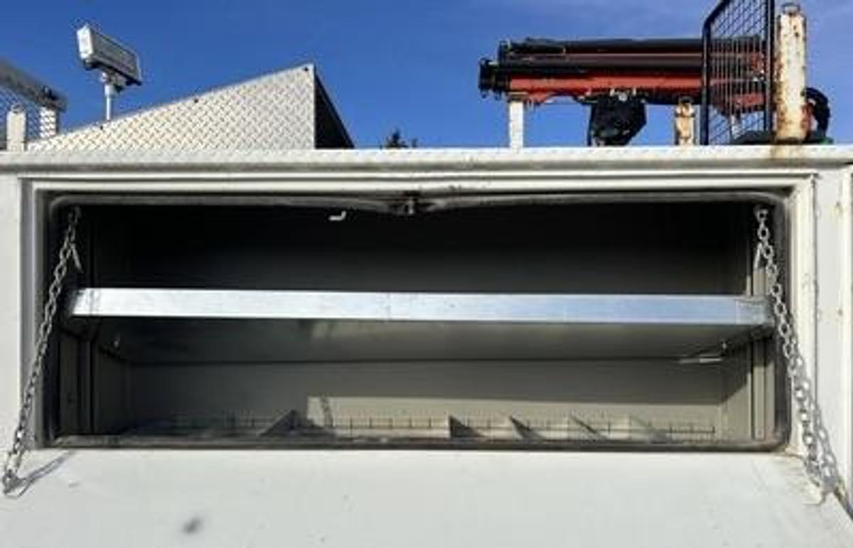 Used 2015 International 4300SBA 4x2 hi-rail service truck