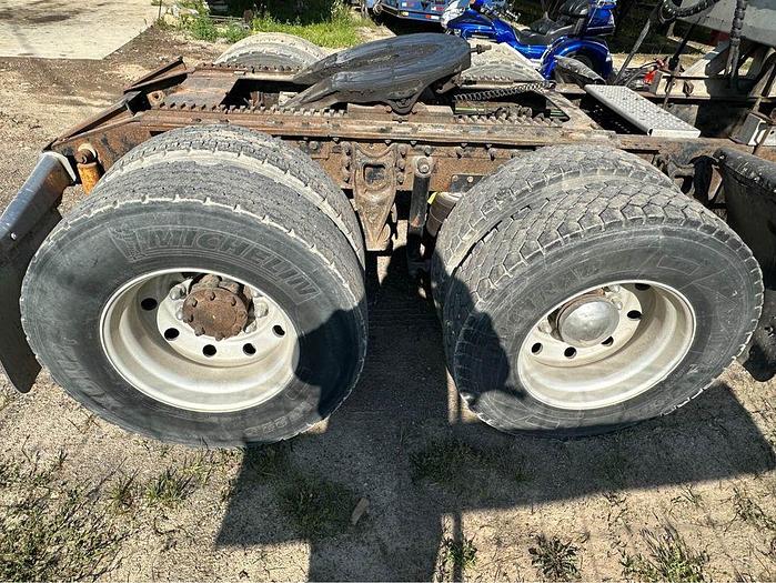 Used 1999 INTERNATIONAL 9400 SERIES PRE emisions 500hp detroit
