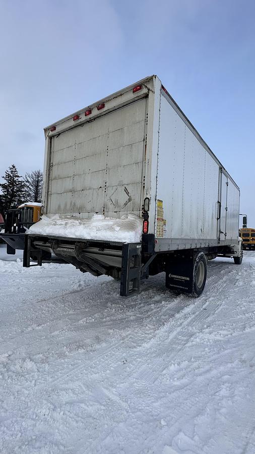 Used 2017 INTERNATIONAL 4300 box truck 20ft