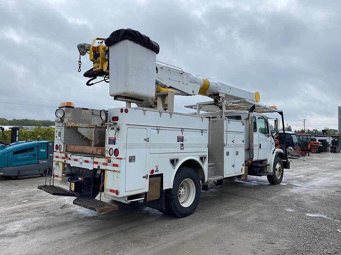 Used 2004 FREIGHTLINER Fl80 Bucket Truck