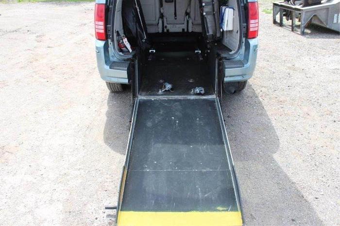 Used 2008 Chrysler Town & Country