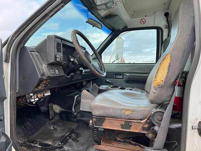 Used 2001 GMC TC7H042 C-SERIES SERVICE TRUCK AUTO, cat diesel