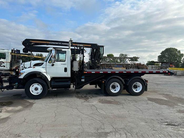 Used 2009 INTERNATIONAL 9400 ROLL OFF recovery deck with plow