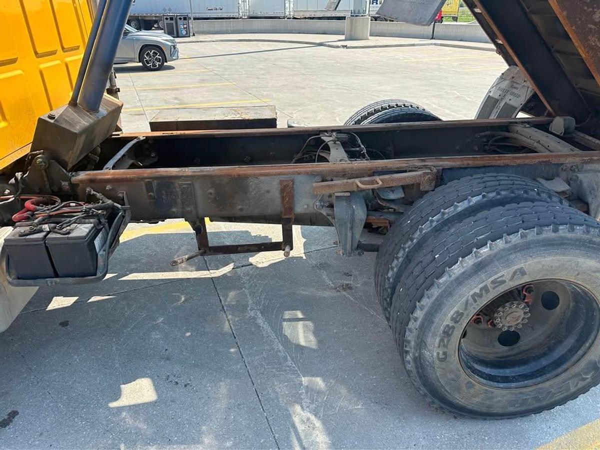 Used 2009 Sterling Acterra Dump 28,000 KMS g-licence hydraulic brake as new