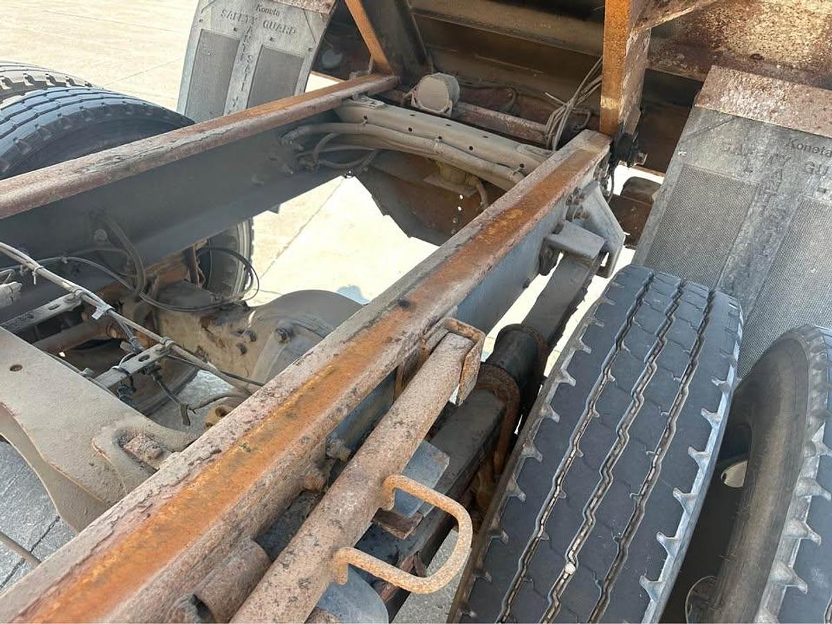 Used 2009 Sterling Acterra Dump 28,000 KMS g-licence hydraulic brake as new