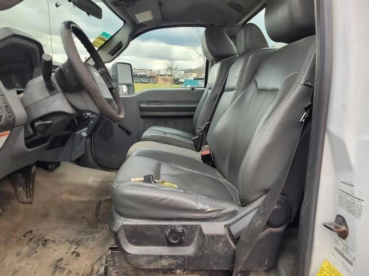 Used 2014 Ford F550 XL SD S/A bucket truck