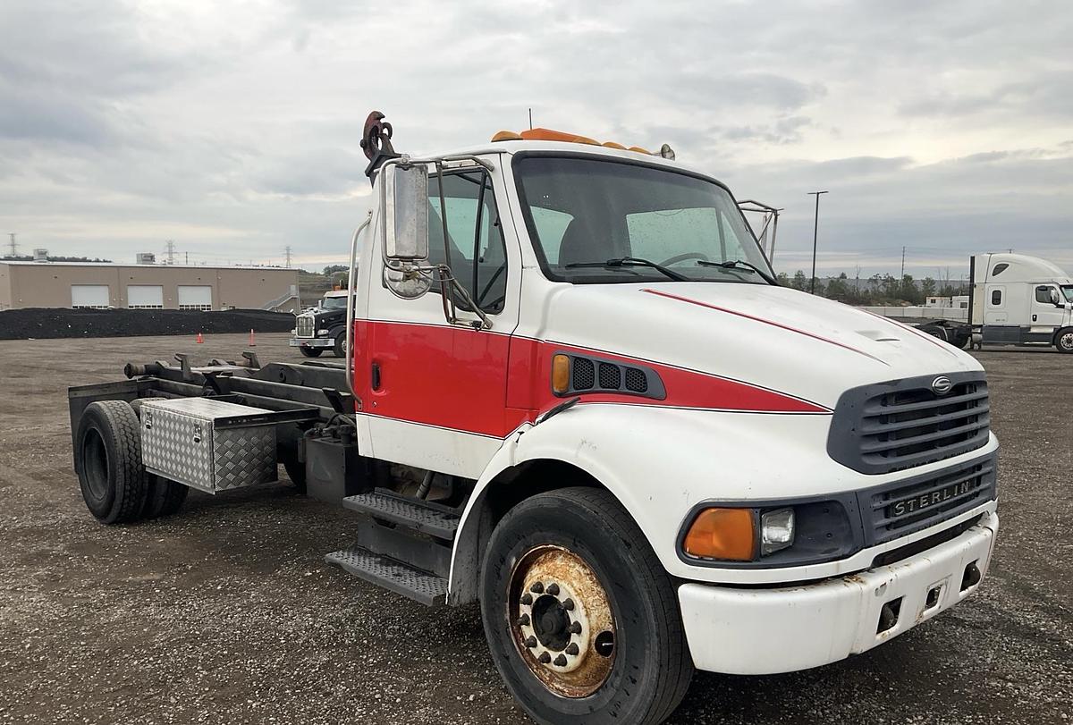 Used 2006 Sterling Acterra 4x2 hooklift truck