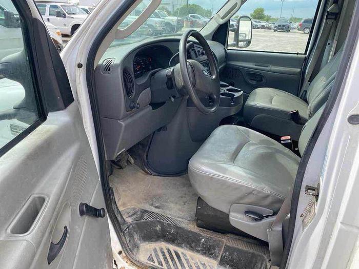 Used 2007 Ford Econoline E350 Super Duty v8 gas 16' box