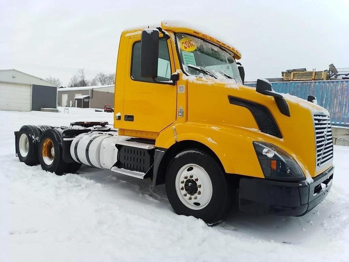 Used 2016 Volvo T/A Highway Tractor