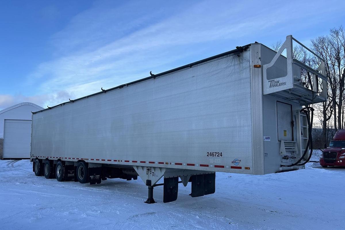 Used 2016 Titan 53 ft x 102 in Quad/A Moving Floor Open-Top Chip Trailer