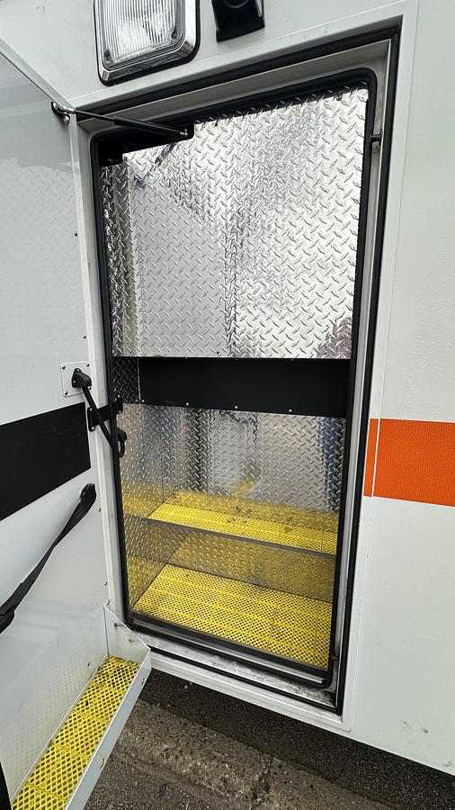 Used 2016 Ford Econoline CUTAWAY 6.8l v10 sohc 20v.