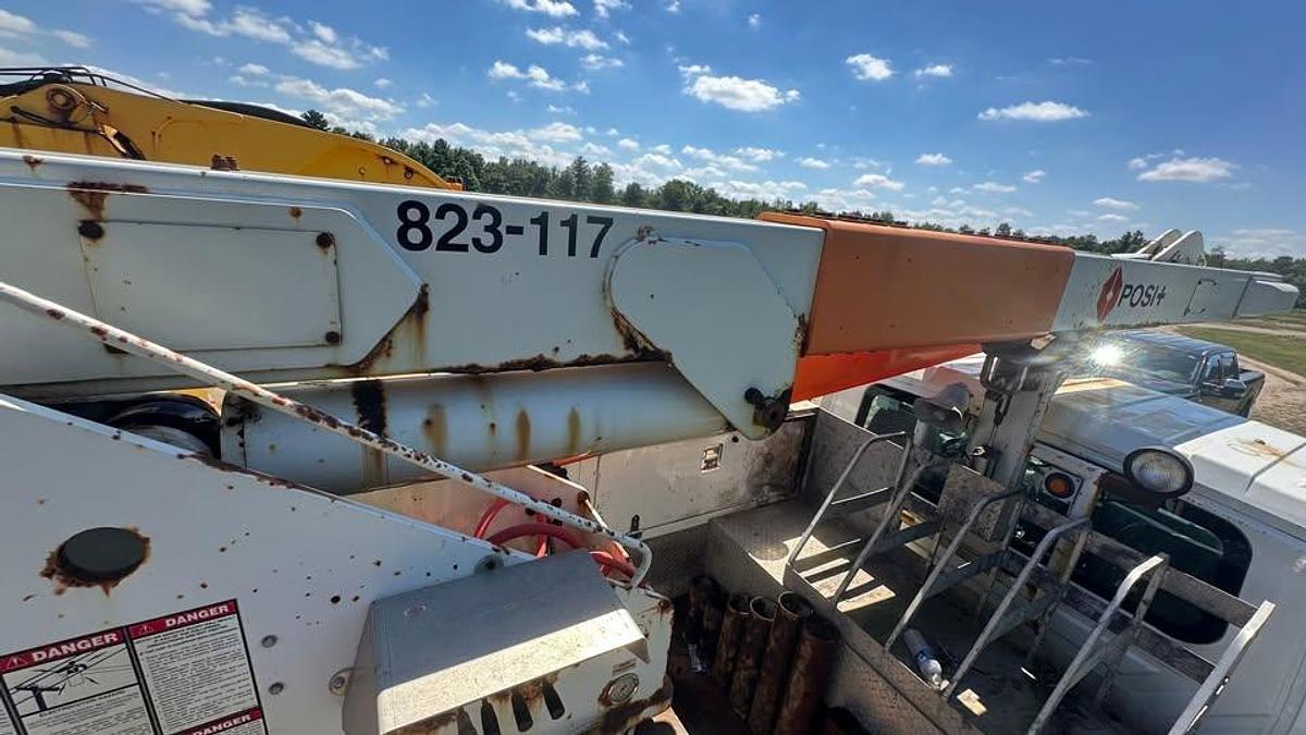 Used 2010 International Bucket Truck 42ft posi-plus