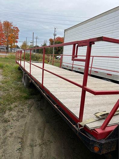 Used 2004 DARCY 30FT. GOOSENECK, 7000 LB AXLES, TILT TRAILER,