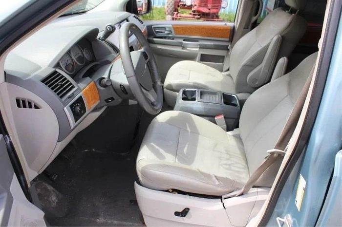 Used 2008 Chrysler Town & Country