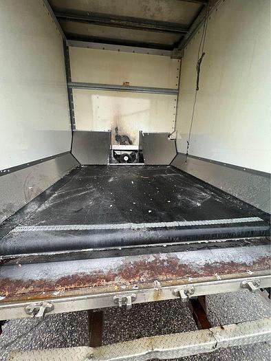 Used 2010 International 4300 Series 16 foot, hydraulic brakes, auto,