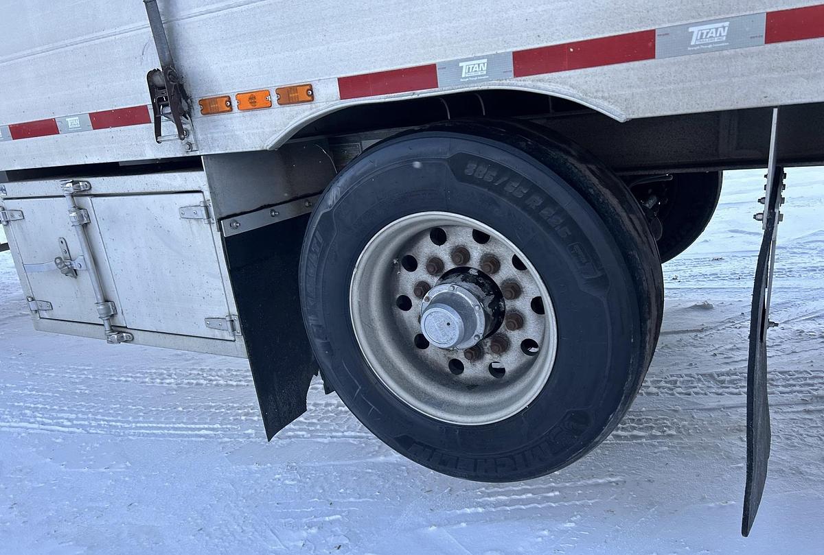 Used 2016 Titan 53 ft x 102 in Quad/A Moving Floor Open-Top Chip Trailer