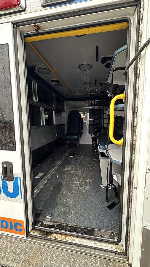 Used 2016 Ford Econoline CUTAWAY 6.8l v10 sohc 20v.