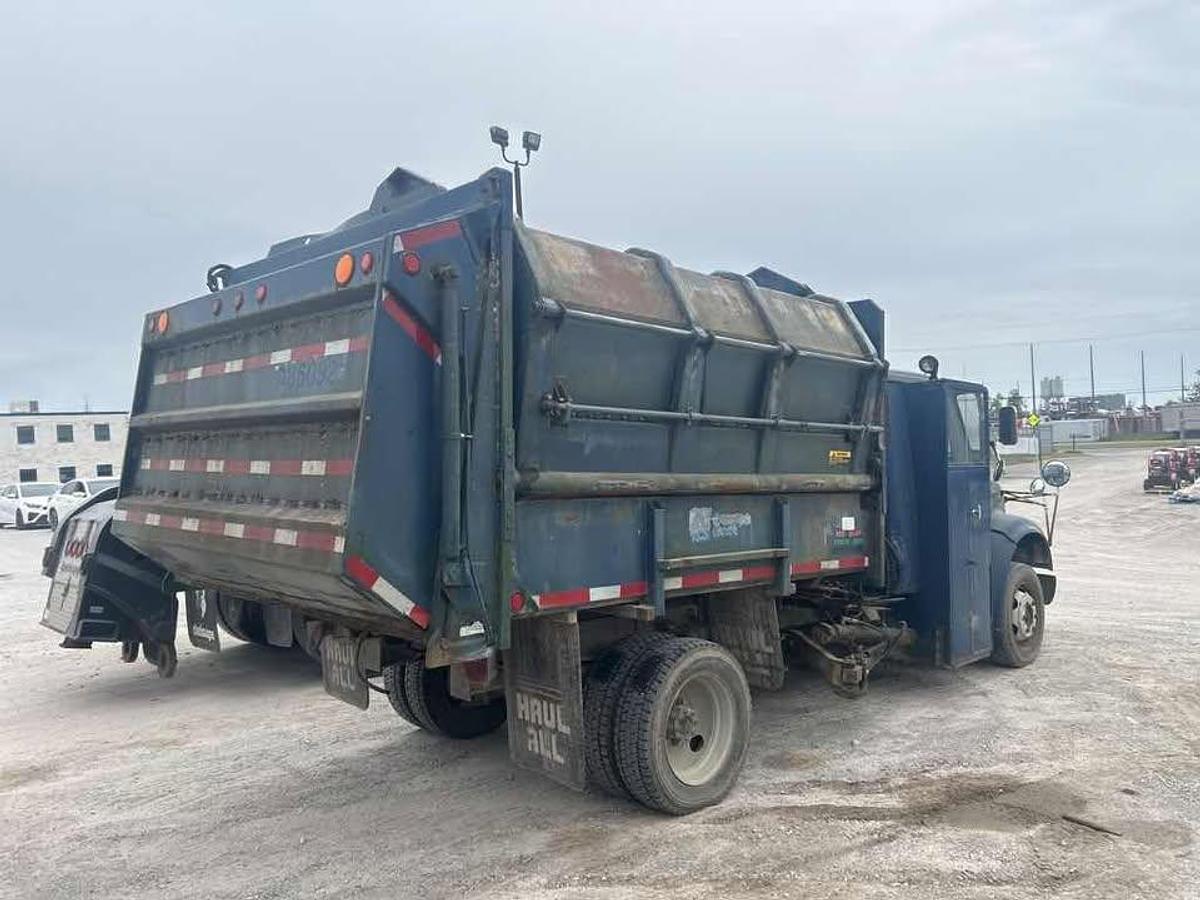 Used 1990 INTERNATIONAL 4000 4700 Garbage Truck