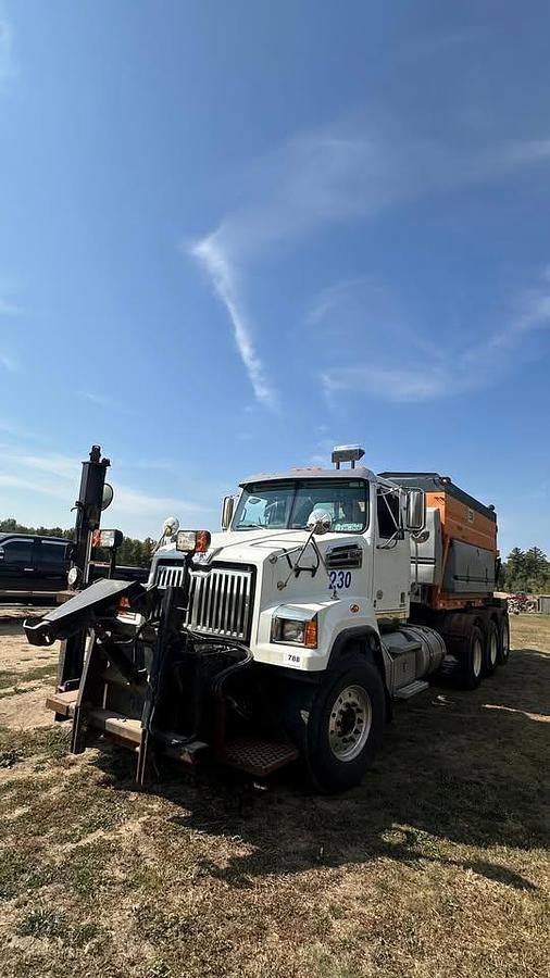 Used 2015 Western Star 4700SB 8x6 snow Plow Truck