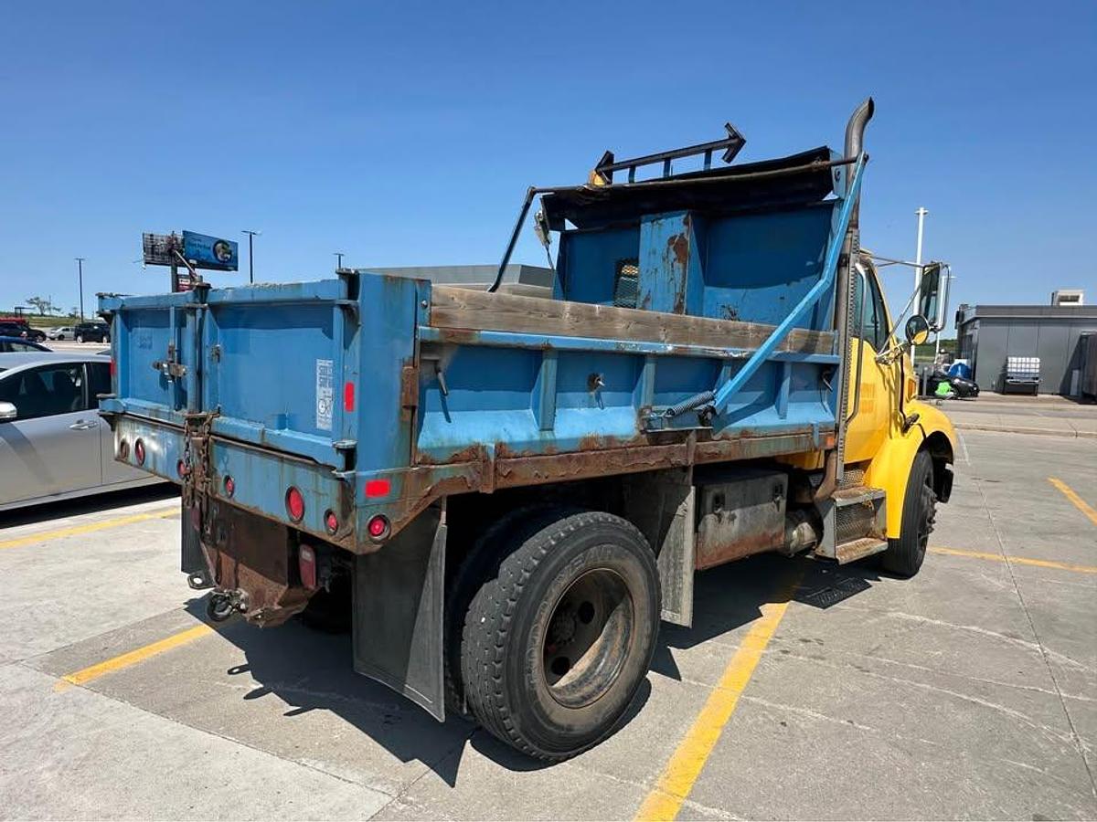 Used 2009 Sterling Acterra Dump 28,000 KMS g-licence hydraulic brake as new