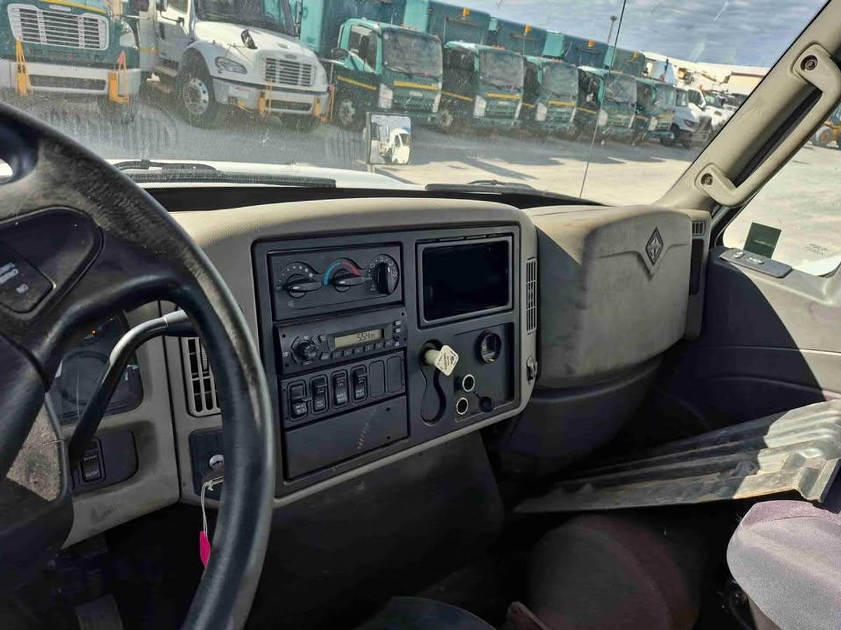 Used 2013 INTERNATIONAL 4000 4300 LP ex opp