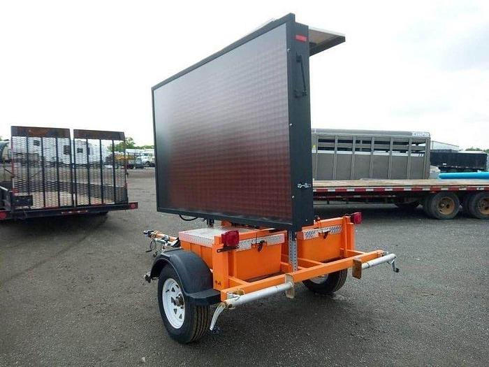 Used 2019 VER-MAC PCMS-320 digital sign trailer as new $12,995