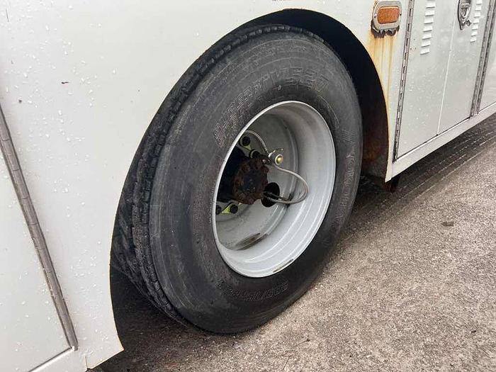 Used 2004 INTERNATIONAL 4400 CREW CAB service body, camper