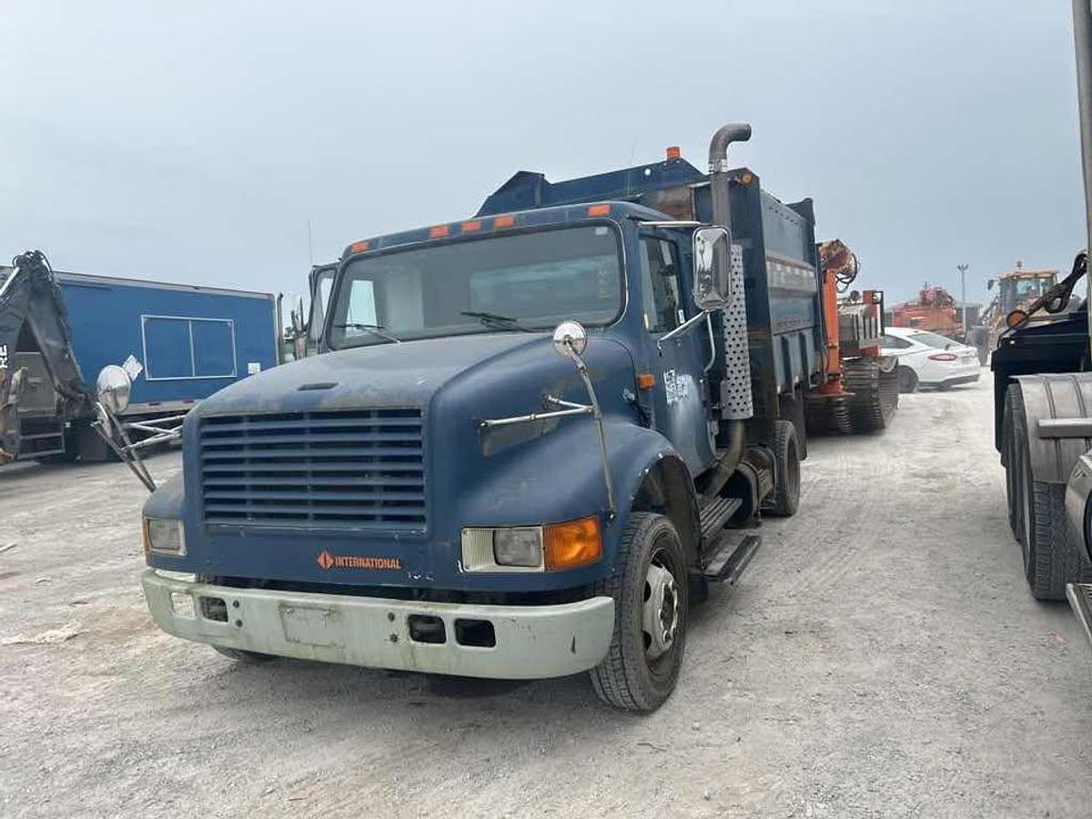 Used 1990 INTERNATIONAL 4000 4700 Garbage Truck