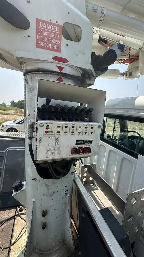 Used 2014 FREIGHTLINER M2 106 MEDIUM DUTY bucket truck