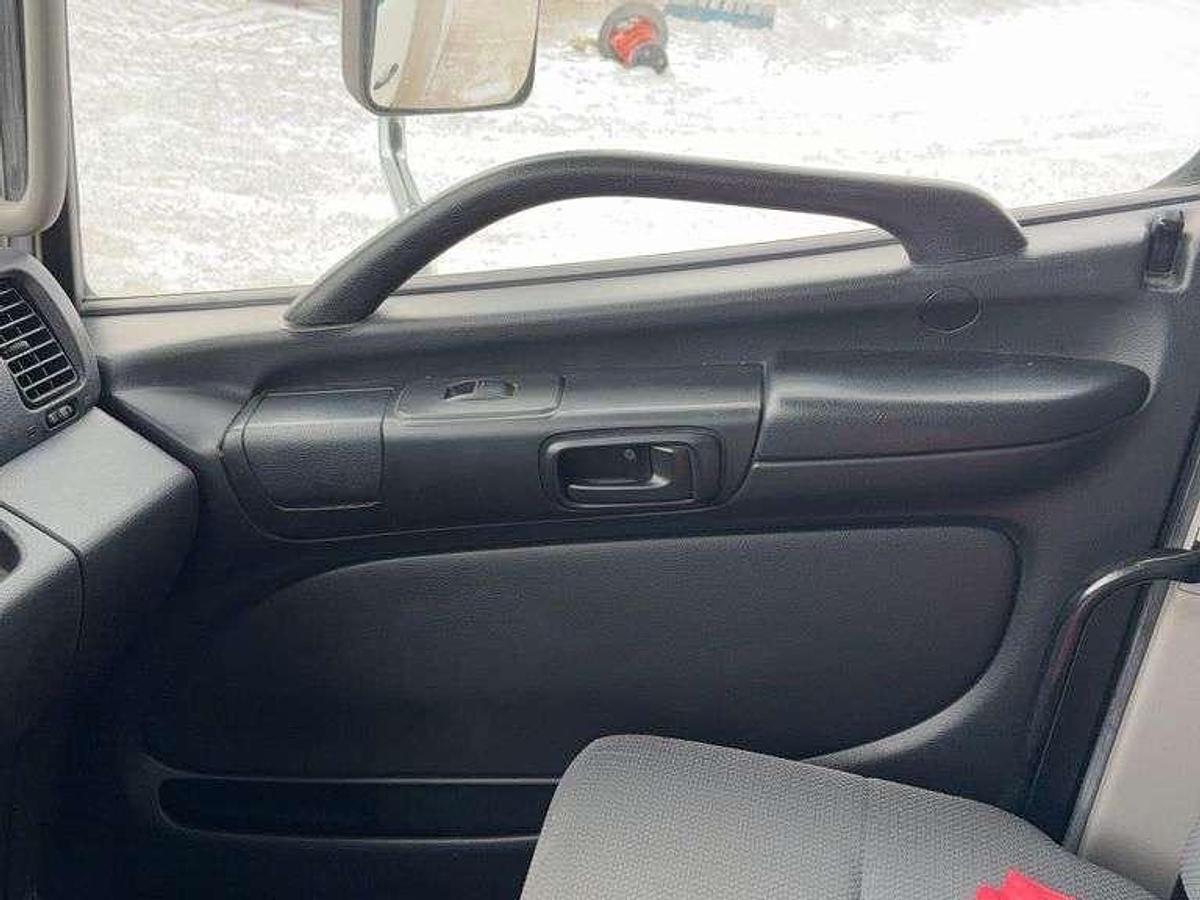 Used 2010 HINO 185 LIMITED 18' STRAIGHT TRUCK