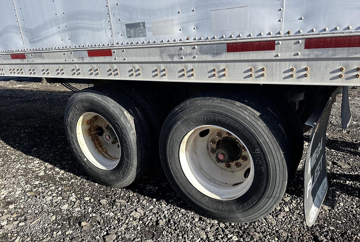 Used 2004 Trailmobile 53 ft x 102 in T/A Van Trailer