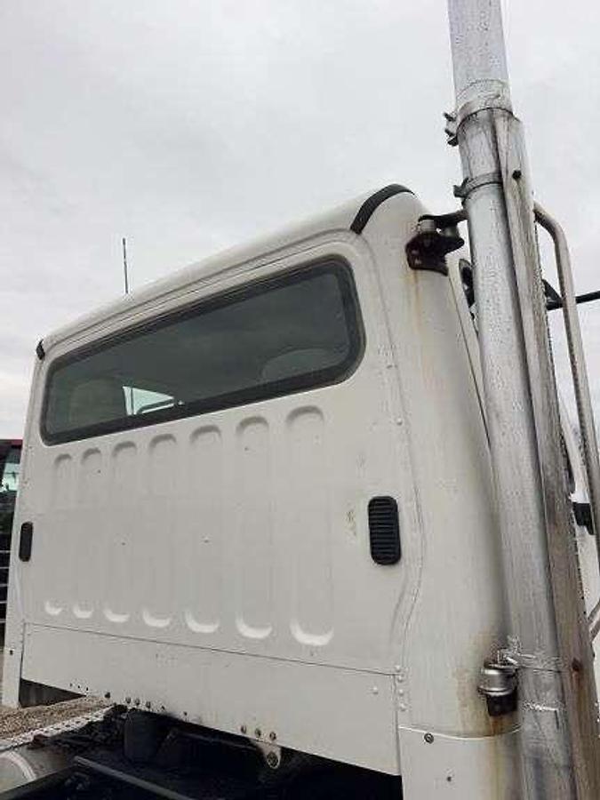 Used 2008 FREIGHTLINER M2 112 DAY CAB & CHASSIS