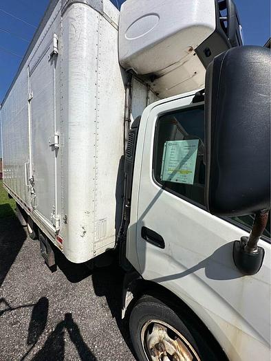 Used 2016 Hino 195 18' Reefer Auto diesel